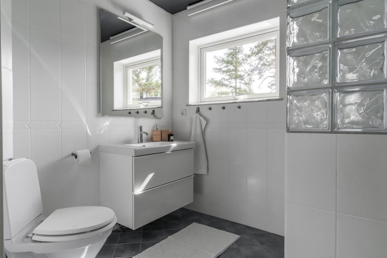 Elegant Home With Stunning Sea View And Garden Stockholm Kültér fotó